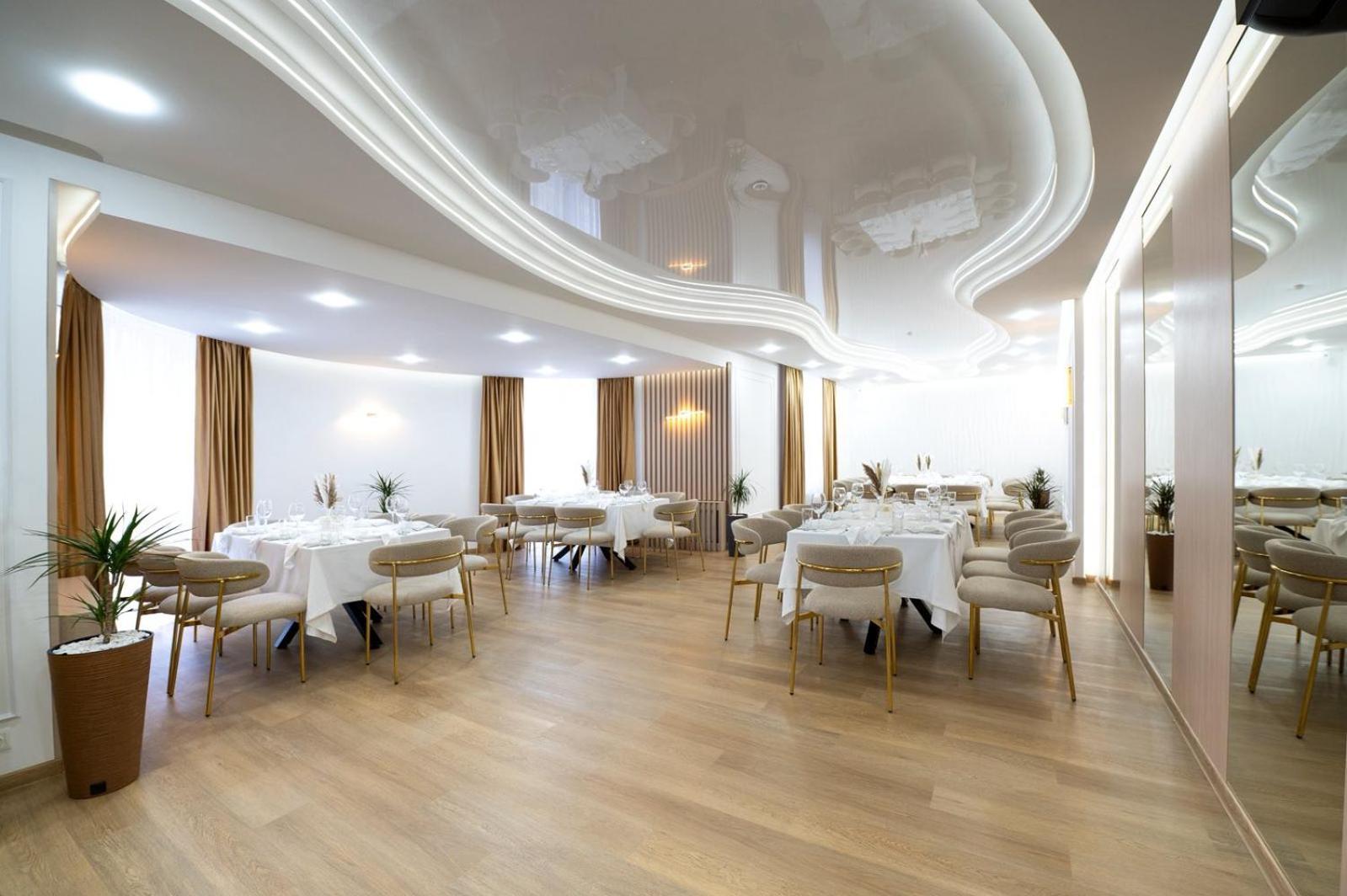 Palace Ukraine Hotel